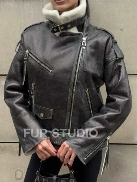 Коротка женская дубленка Vintage Grey из белой овчины мериноса, боковой шнуровкой и накладной пояс - фото 2