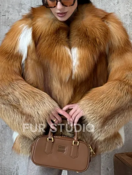 Короткая шуба из натуральной рыжей лисы - фото 1
