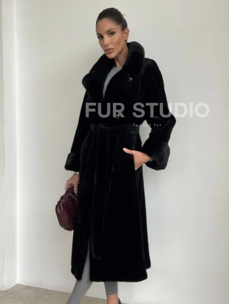 Элитная шуба из меха стриженой черной норки - фото 0