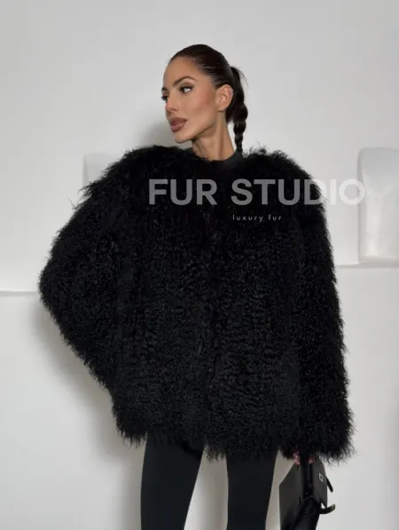 Черная шуба из меха ламы воротник шанель - фото 8