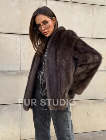 Стильный жакет - полушубок из куницы с V-образным воротником - фото 3