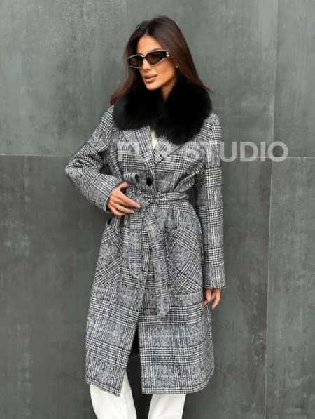 Пальто зимнее с мехом - фото 0