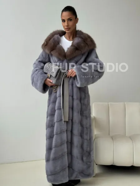 Голубая норковая шуба с капюшоном куницы - фото 0