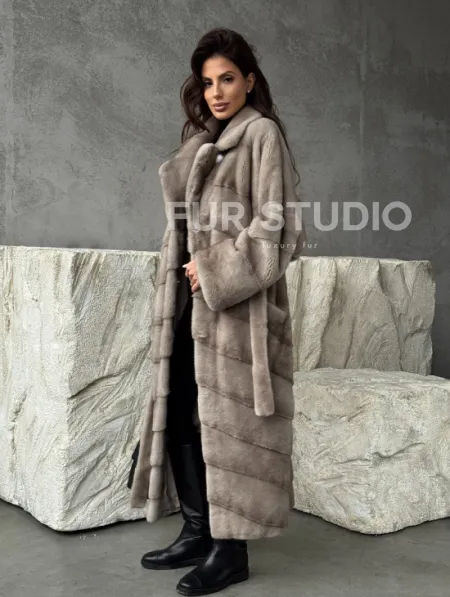 Удлинённая норковая шуба с поясом - фото 9