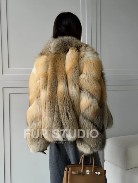 Женская шуба из лисьего меха Golden Edged Fox - фото 10