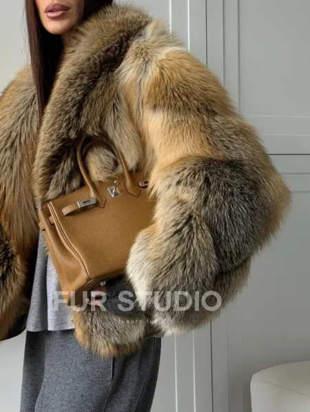Женская шуба из лисьего меха Golden Edged Fox - фото 3