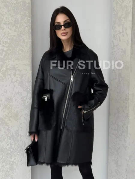Черная дубленка на тоскане - фото 0