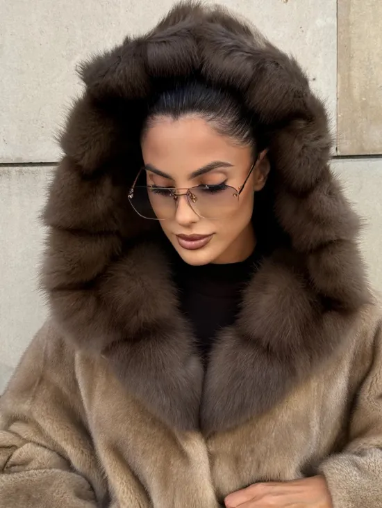 Шуба из аукционного меха норки NAFA MINK с капюшоном из куницы - фото 6