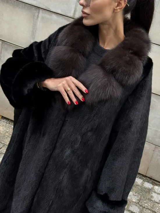 Манто New Elegance из норки Saga Furs с воротником из меха соболя - фото 2