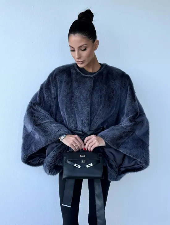 Женское меховое манто - шуба из норки с круглым вырезом, модель  «Летучая мышь» - фото 6