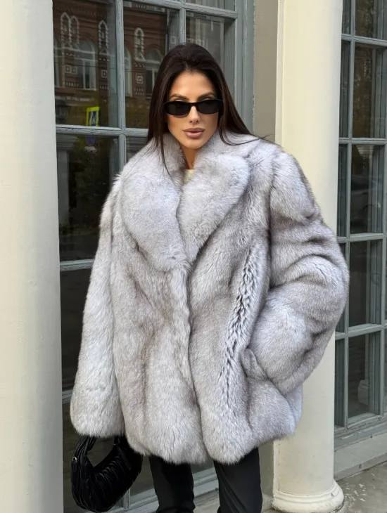 Шуба из аукционного меха финского песца, цельные пластины - фото 4