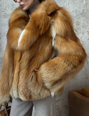 Короткая шуба из натуральной рыжей лисы - фото 3