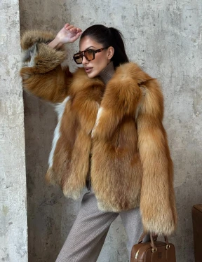 Короткая шуба из натуральной рыжей лисы - фото 9