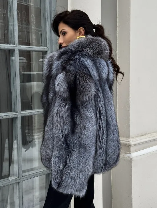 Короткий женский полушубок из чернобурки английский воротник - фото 5