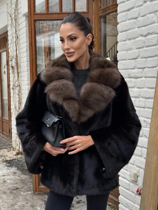 Полушубок норковый оверсайз с воротником и меха куницы - фото 9