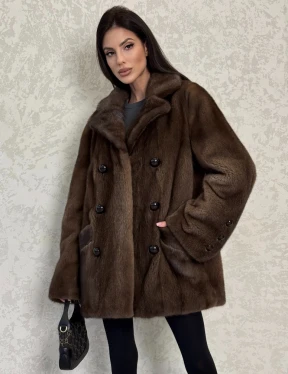 Шикарный норковый жакет с английским воротником и накладными карманами в цвете соболь - фото 4