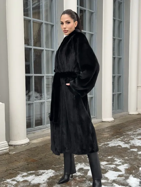 Натуральная женская норковая шуба из аукционного меха норки Blackglama - фото 10