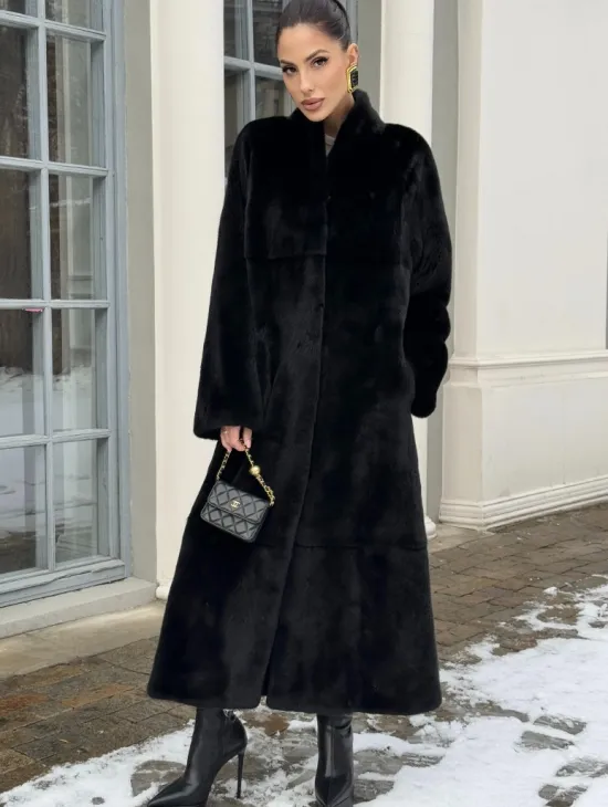 Цельнокроенная норковая шуба из аукционной норки Blackglama - фото 0