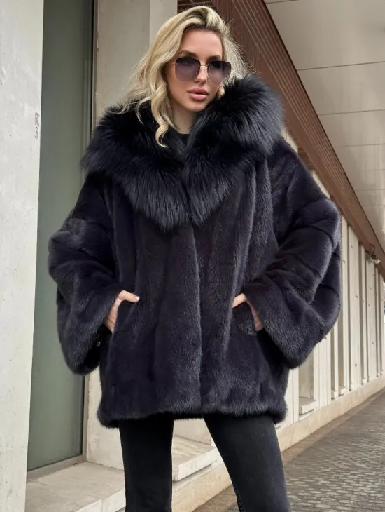 Полушубок норковый автоледи с отделкой из чернобурки на капюшоне - фото 7