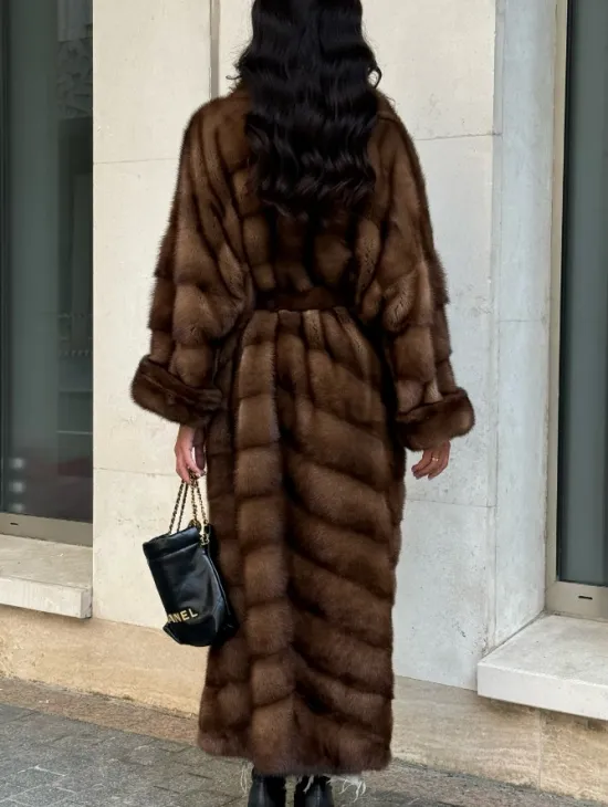 Норковая шуба в цвете соболь с английским воротником - фото 6