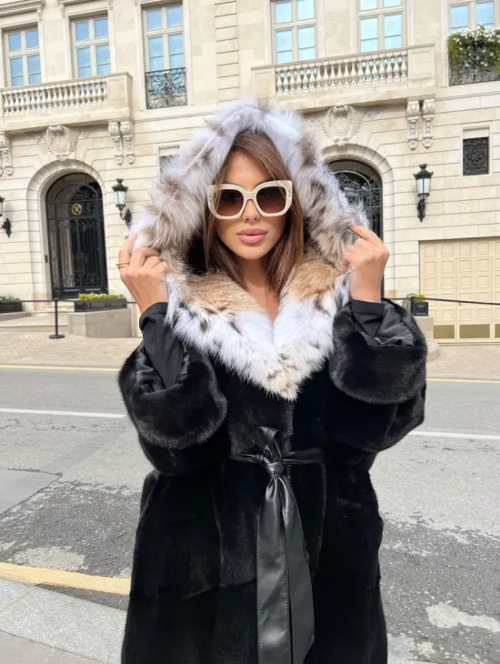 Шуба из плюшевой норки Velvet с капюшоном из меха рыси - фото 0
