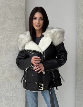 Черная куртка дубленка с капюшоном - фото 9