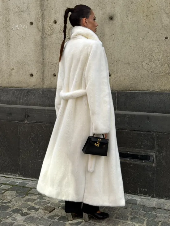 Длинная белая норковая шуба - фото 7
