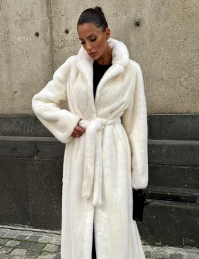 Длинная белая норковая шуба - фото 10