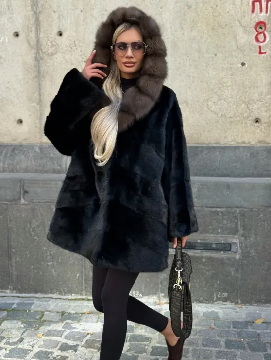 Черный норковый полушубок с капюшоном куница - фото 4