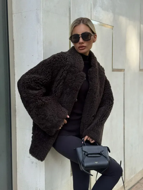 Двусторонняя коричневая дубленка из овчины - фото 8