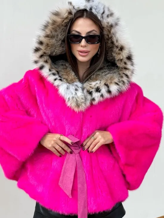 Пончо из плюшевой норки с капюшоном из меха рыси - фото 0