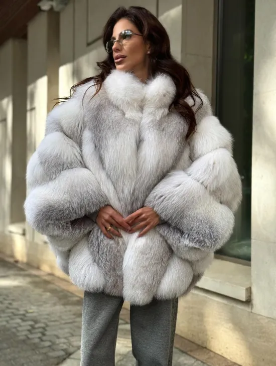 Шуба из меха альпийской лисы  