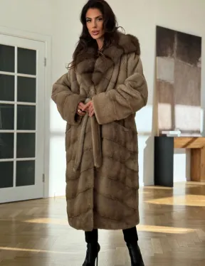 Бежевая норковая шуба с капюшоном куница - фото 6