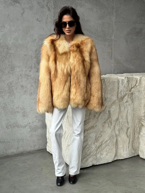 Шуба из натурального лисьего меха - фото 5