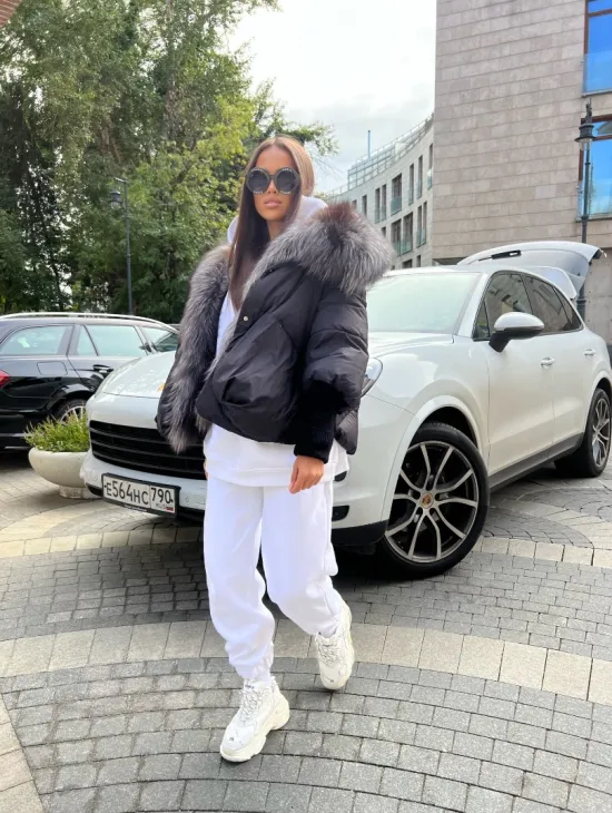 Пуховик с воротником из чернобурой лисы - фото 5