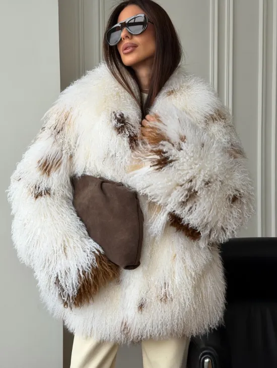 Шуба из ламы бело-коричневая - фото 5