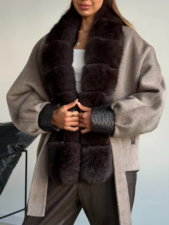 Пальто с мехом финского песца - фото 3