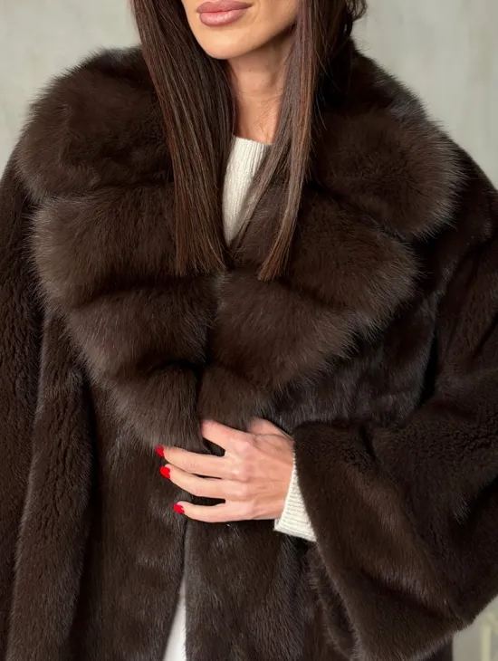 Короткий норковый жакет с воротником из куницы - фото 1