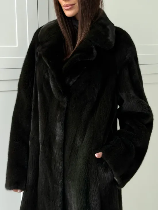 Темная норковая шуба в росшив - английский воротник 