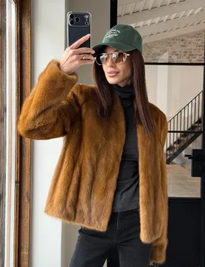 Меховой жакет из золотой норки - фото 29