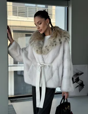 Белое норковое пончо-шуба с капюшоном из рыси - фото 17