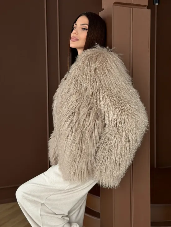 Шуба из натурального меха ламы - фото 13