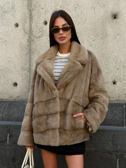 Шуба из норки SAGA FURS  с английским воротником - цвет пастель - фото 14