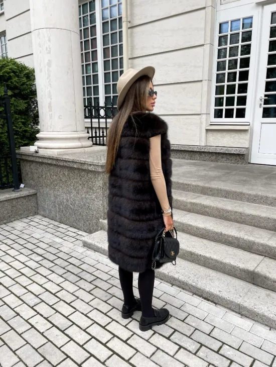 Жилет из куницы в цвете соболь - фото 2