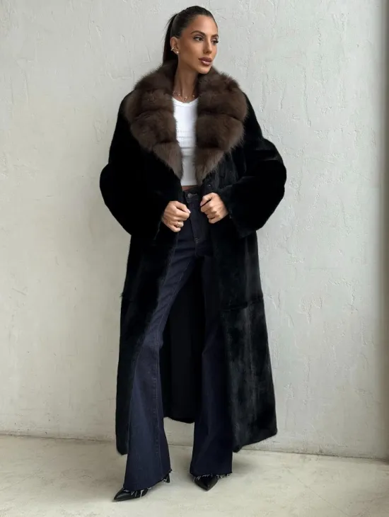 Шуба норковая Black Velvet c воротником из меха куницы - фото 0