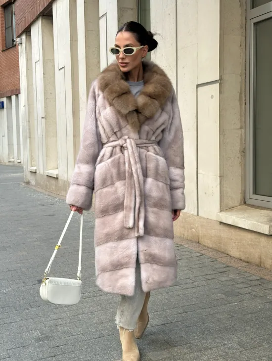 Шуба норковая с воротником из меха куницы - нюд - фото 0